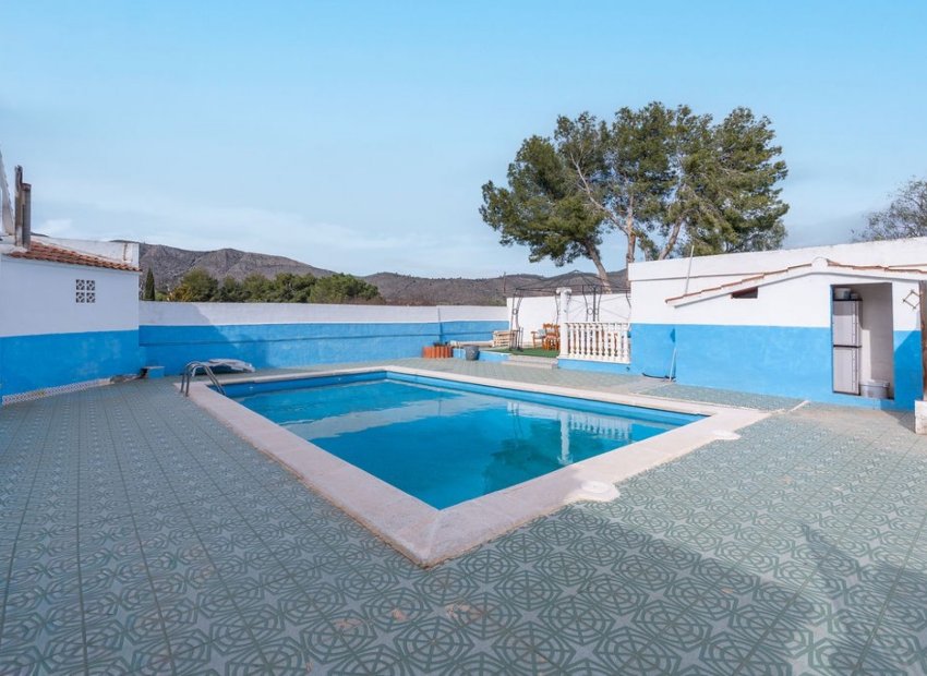Resale - Detached House / Villa -
Hondón de las Nieves
