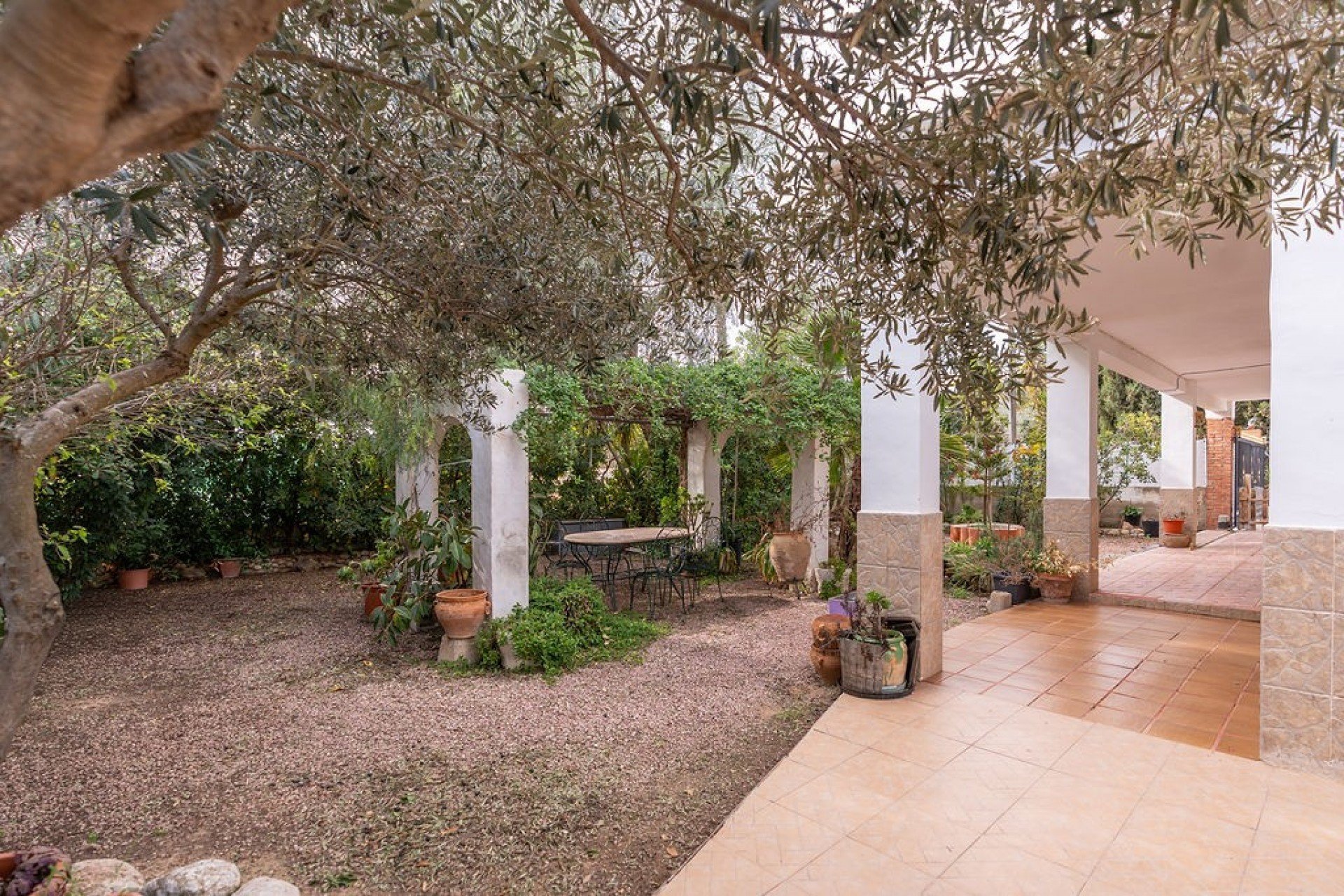 Resale - Detached House / Villa -
Hondón de las Nieves