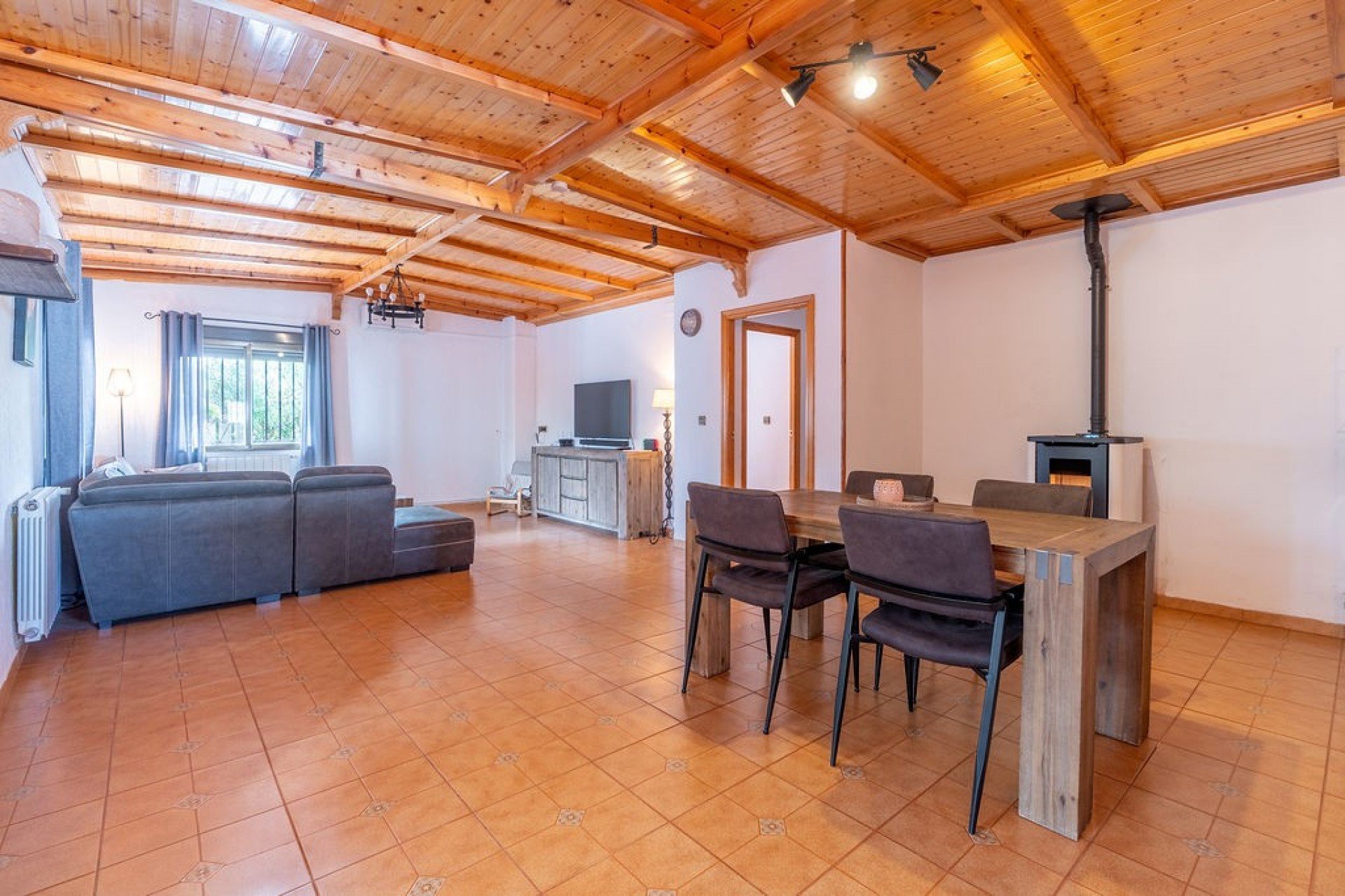 Resale - Detached House / Villa -
Hondón de las Nieves