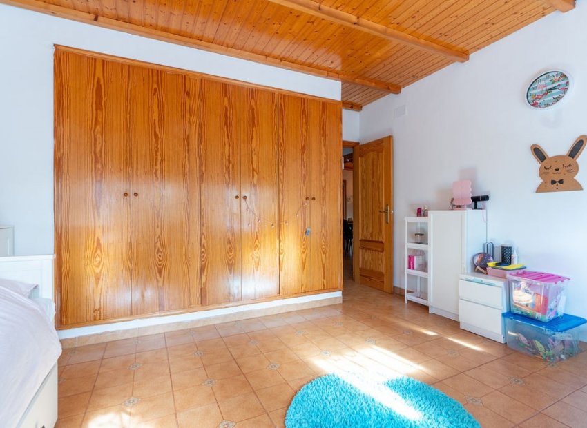 Resale - Detached House / Villa -
Hondón de las Nieves