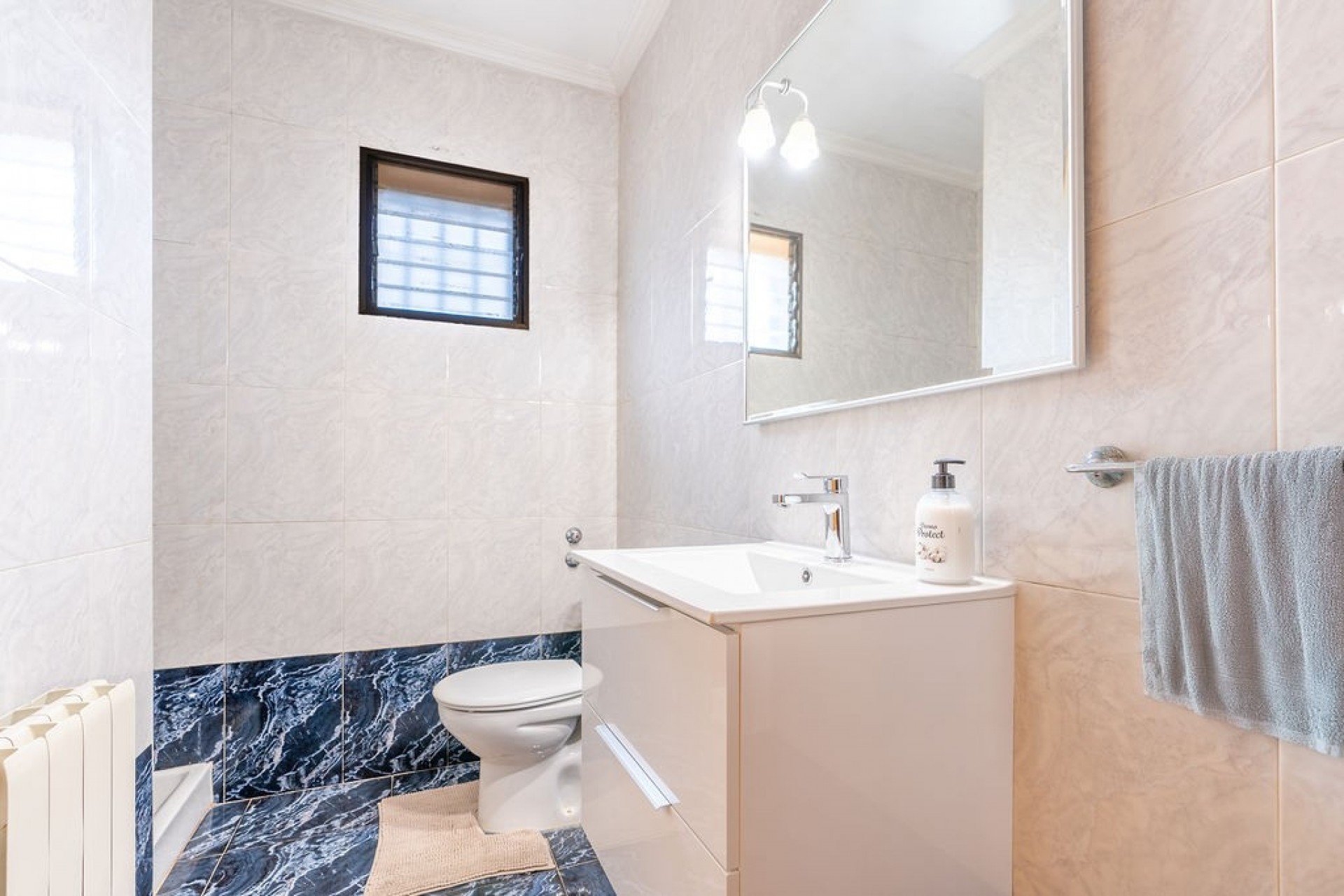 Resale - Detached House / Villa -
Hondón de las Nieves