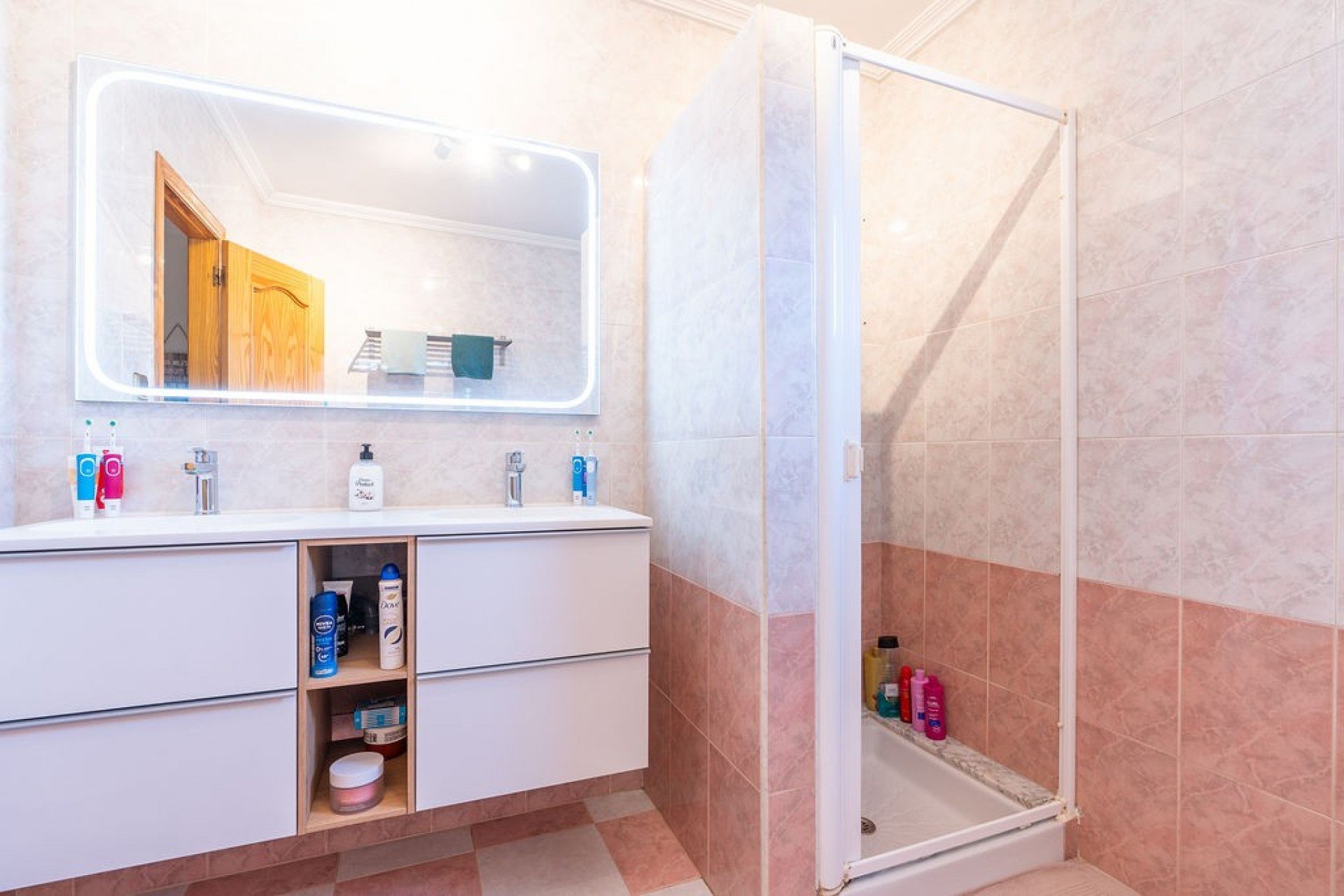 Resale - Detached House / Villa -
Hondón de las Nieves