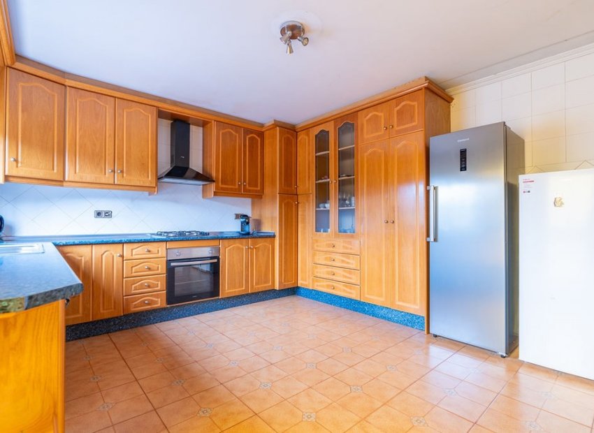 Resale - Detached House / Villa -
Hondón de las Nieves