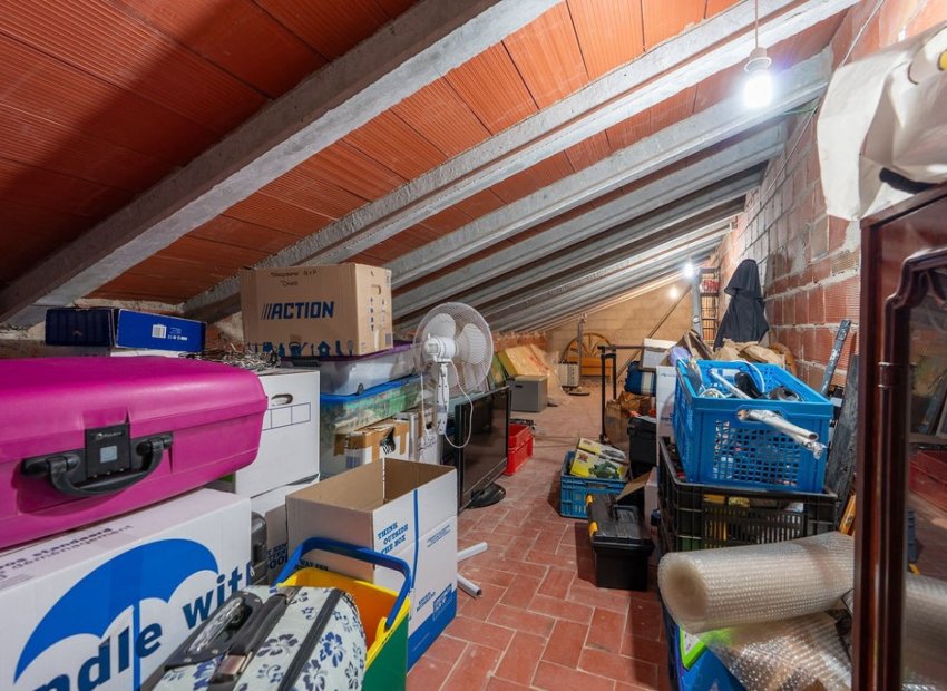 Resale - Detached House / Villa -
Hondón de las Nieves