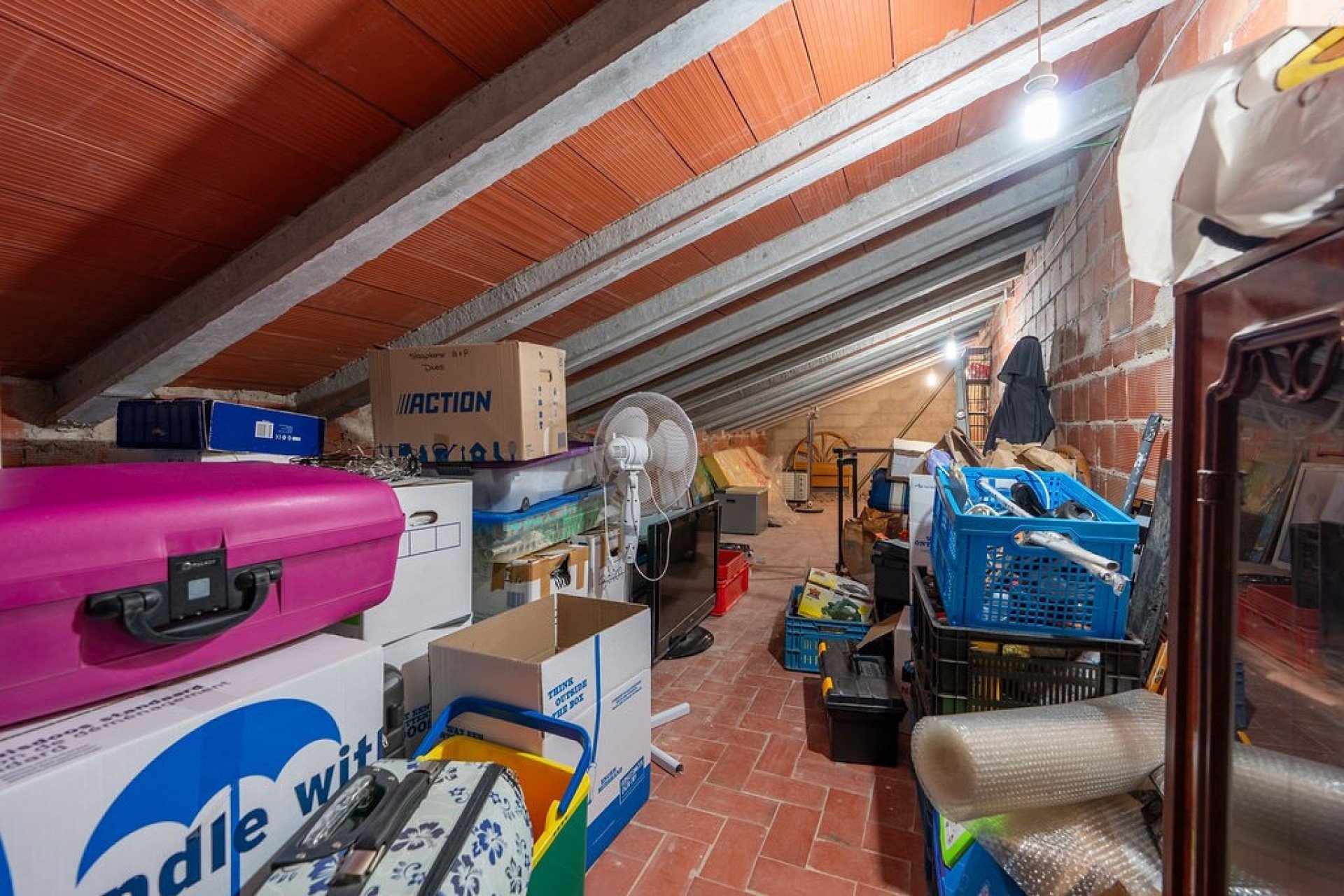 Resale - Detached House / Villa -
Hondón de las Nieves