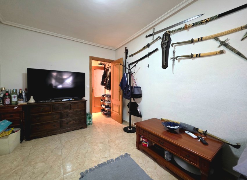 Resale - Detached House / Villa -
La Marina - La Marina Urb