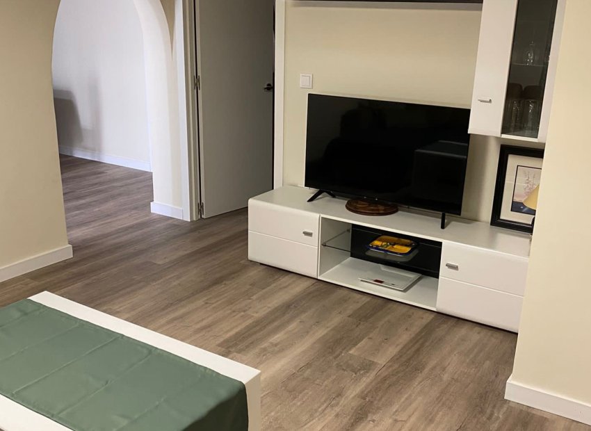 Resale - Detached House / Villa -
La Marina - La Marina Urb