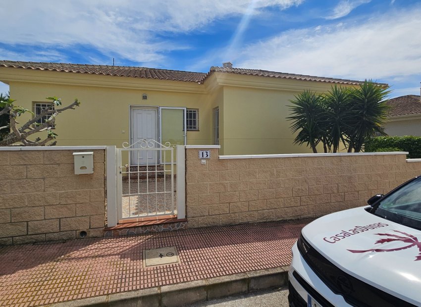 Resale - Detached House / Villa -
La Marina