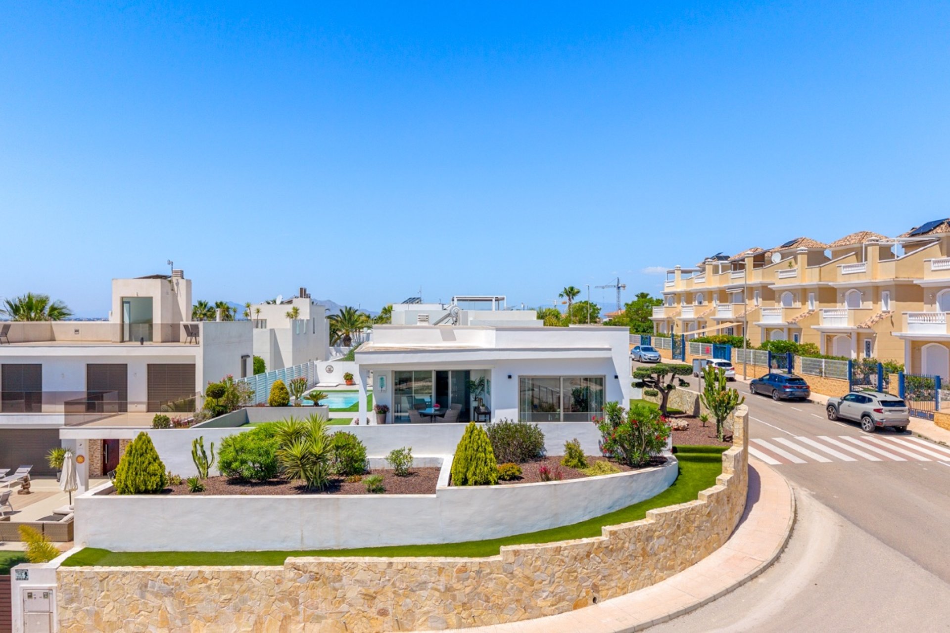 Resale - Detached House / Villa -
La Marina