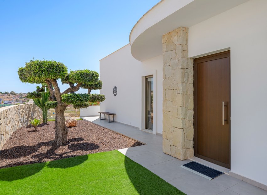 Resale - Detached House / Villa -
La Marina
