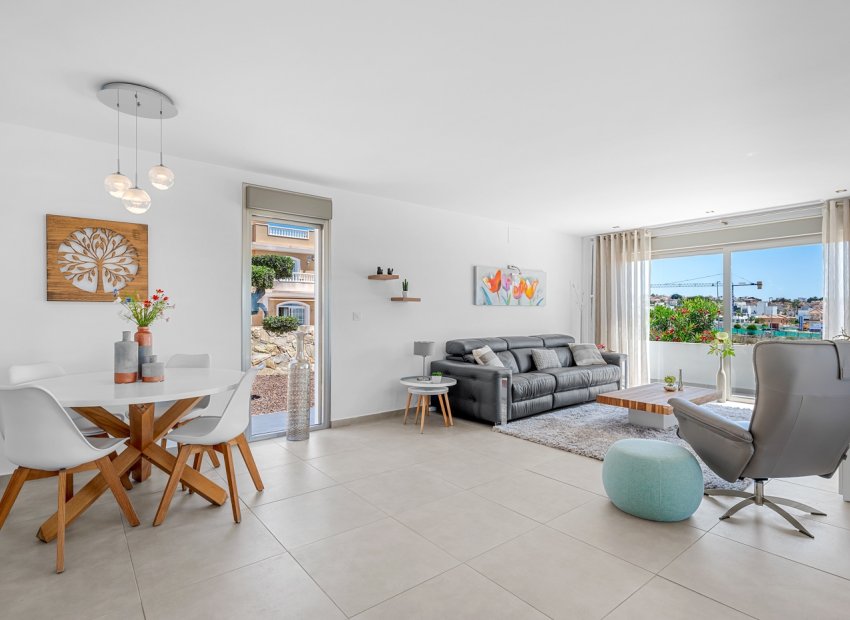 Resale - Detached House / Villa -
La Marina