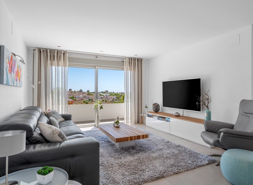 Resale - Detached House / Villa -
La Marina