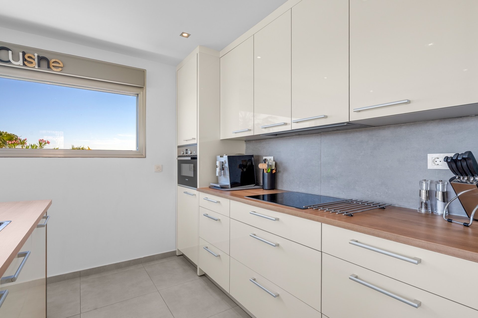 Resale - Detached House / Villa -
La Marina