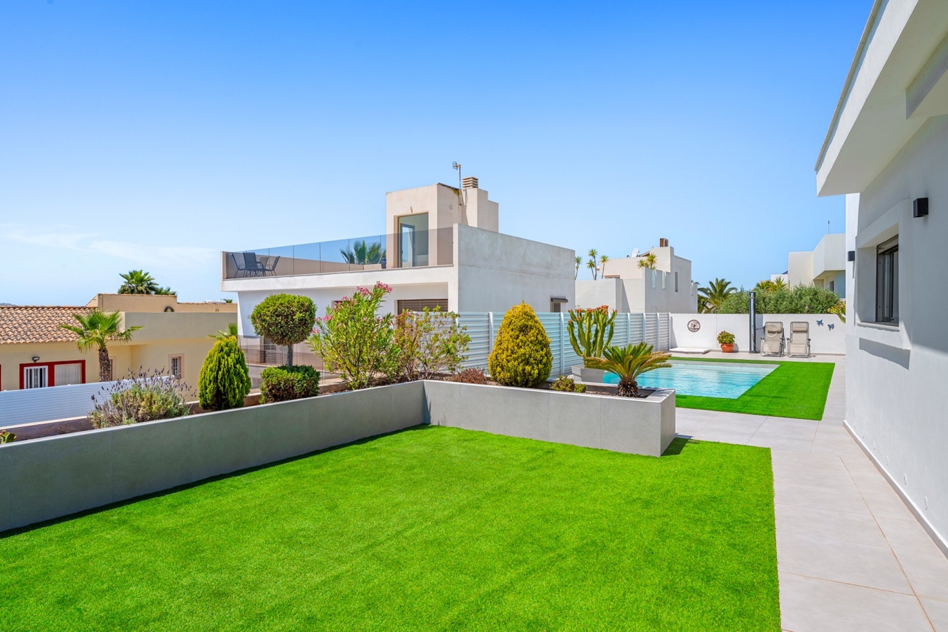 Resale - Detached House / Villa -
La Marina
