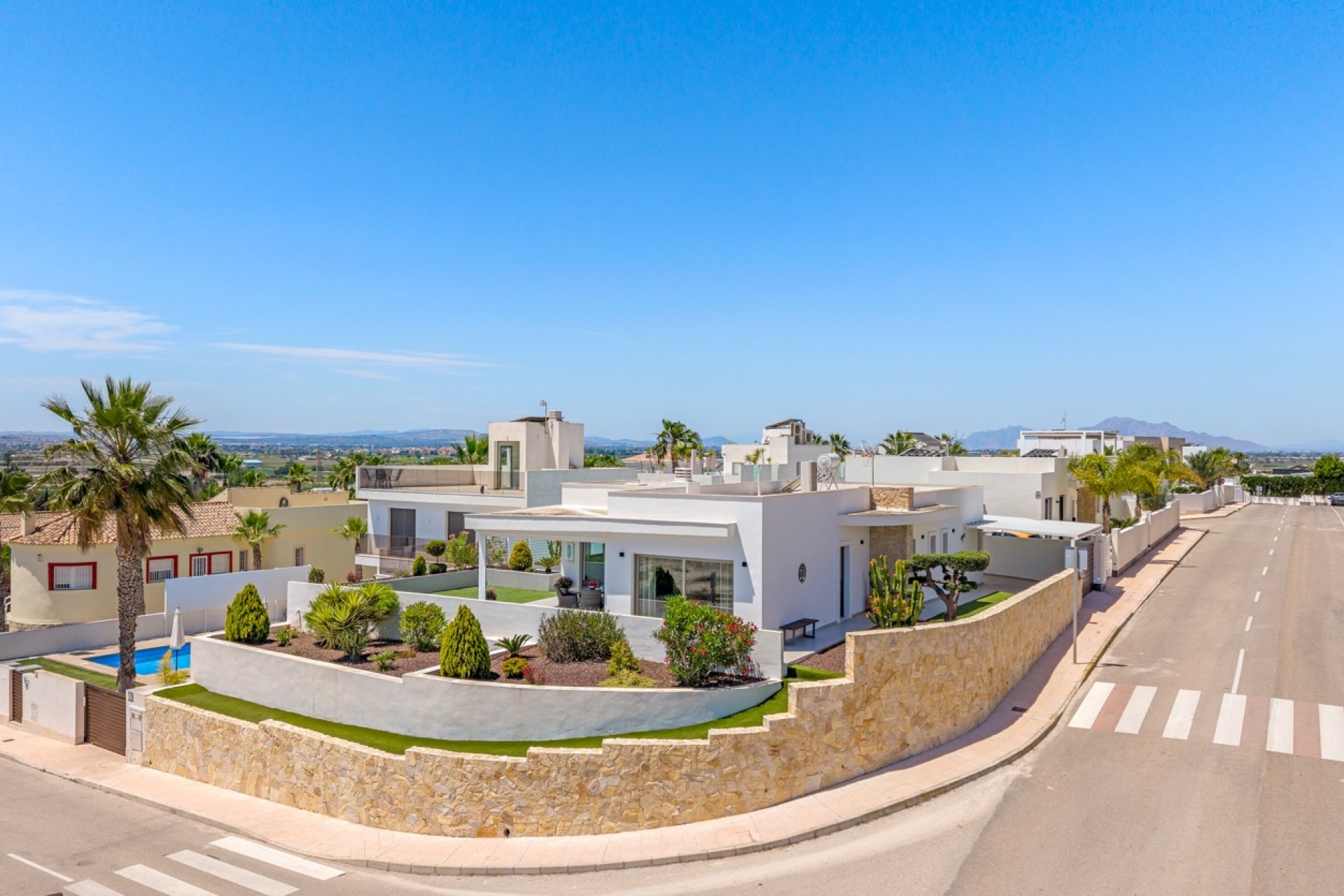 Resale - Detached House / Villa -
La Marina