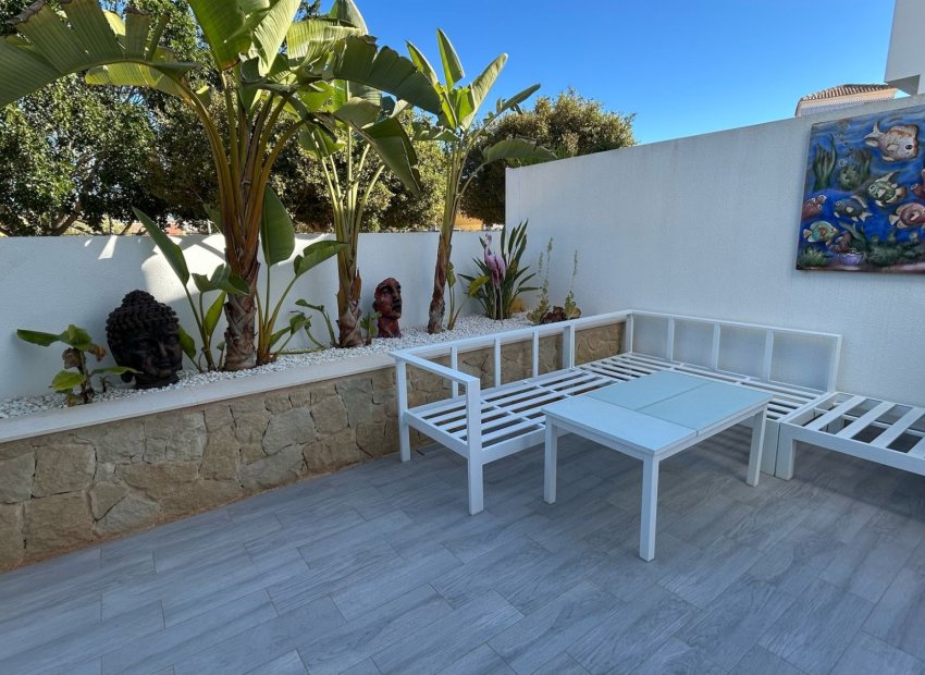 Resale - Detached House / Villa -
Los Montesinos - La Herada