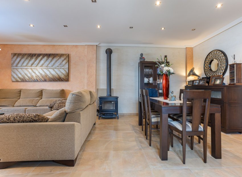 Resale - Detached House / Villa -
Los Montesinos - La Herrada