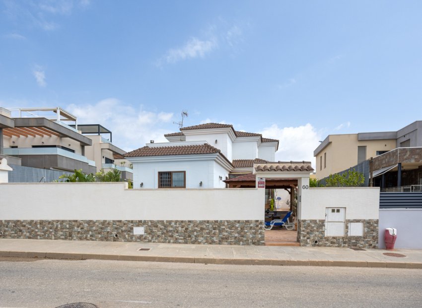 Resale - Detached House / Villa -
Los Montesinos - La Herrada