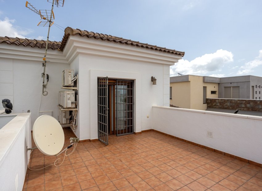 Resale - Detached House / Villa -
Los Montesinos - La Herrada