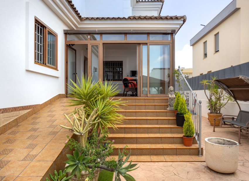 Resale - Detached House / Villa -
Los Montesinos - La Herrada