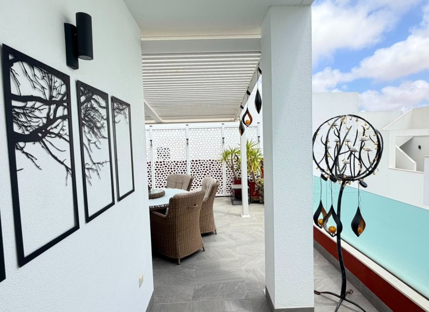 Resale - Detached House / Villa -
Los Montesinos - La Herrada