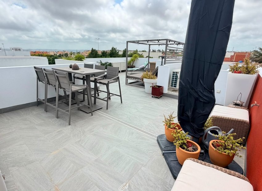 Resale - Detached House / Villa -
Los Montesinos - La Herrada