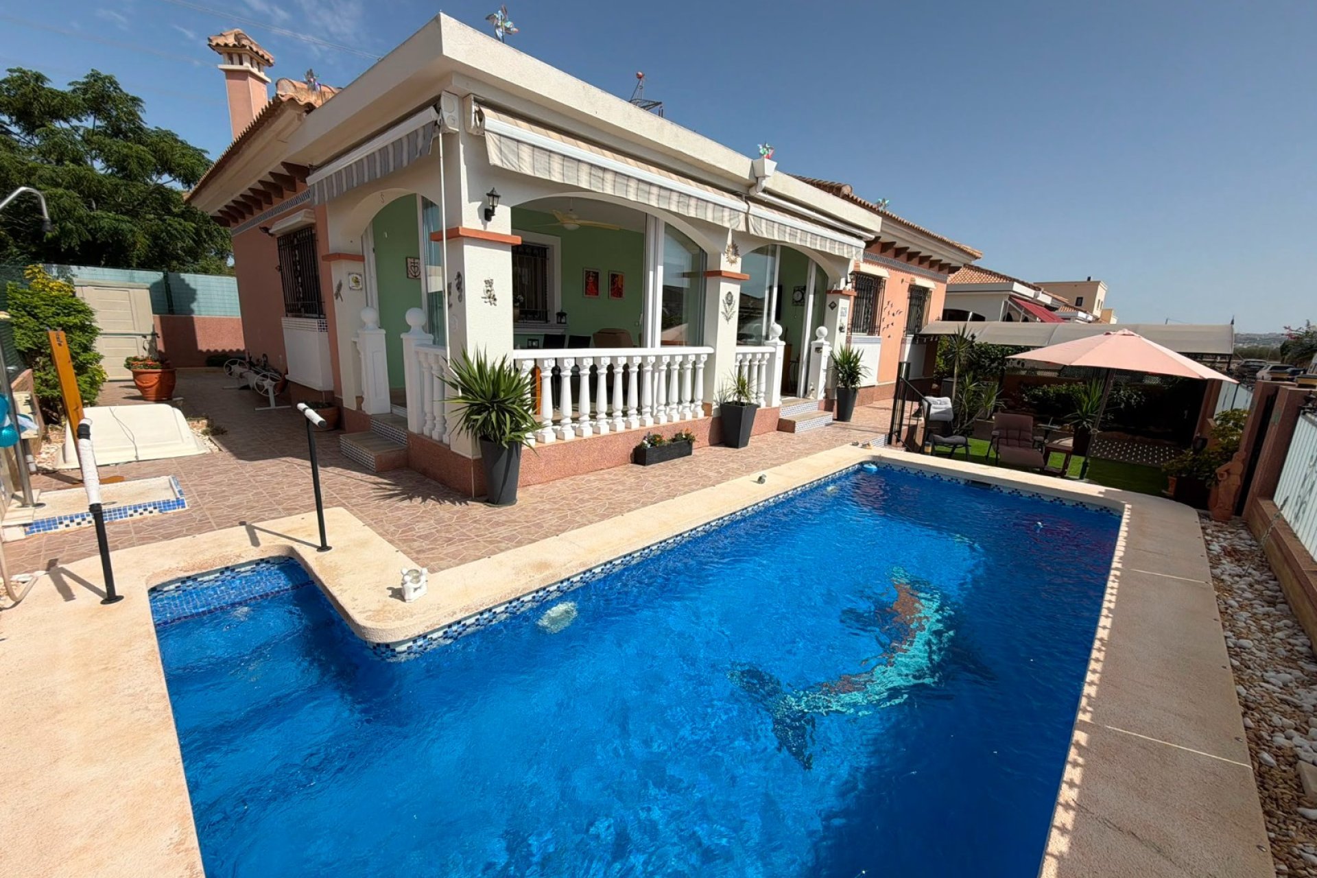 Resale - Detached House / Villa -
Los Montesinos - La Herrada