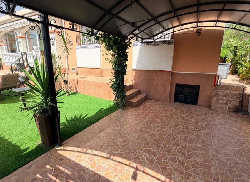 Resale - Detached House / Villa -
Los Montesinos - La Herrada