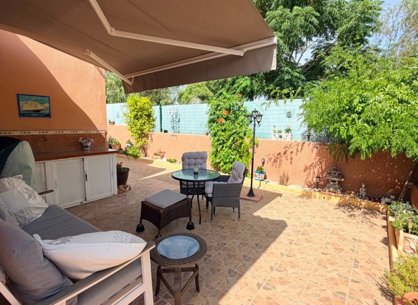 Resale - Detached House / Villa -
Los Montesinos - La Herrada