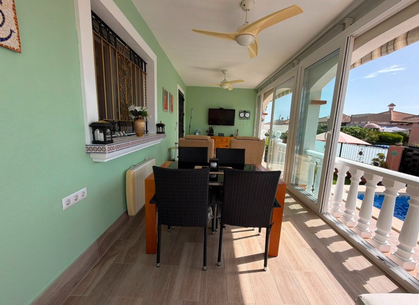 Resale - Detached House / Villa -
Los Montesinos - La Herrada