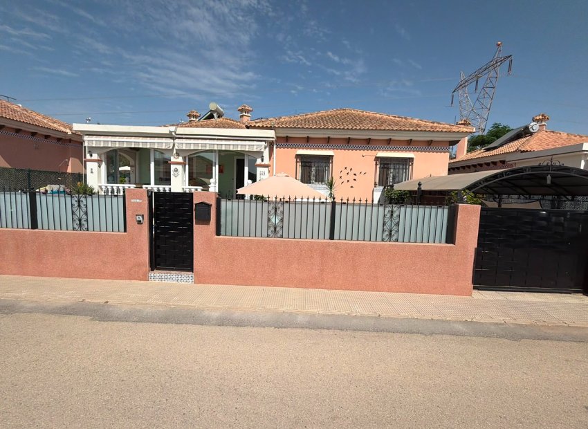 Resale - Detached House / Villa -
Los Montesinos - La Herrada
