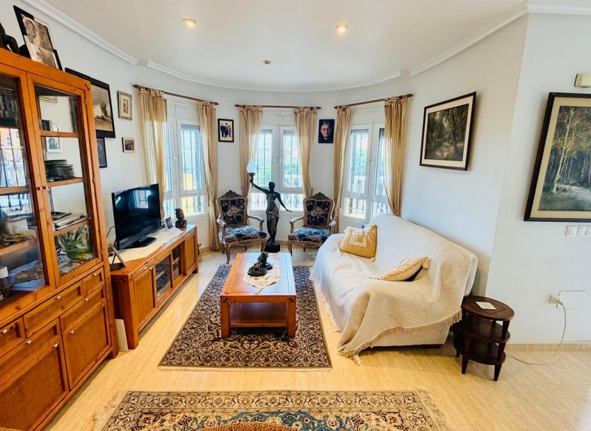 Resale - Detached House / Villa -
Los Montesinos - La Herrada