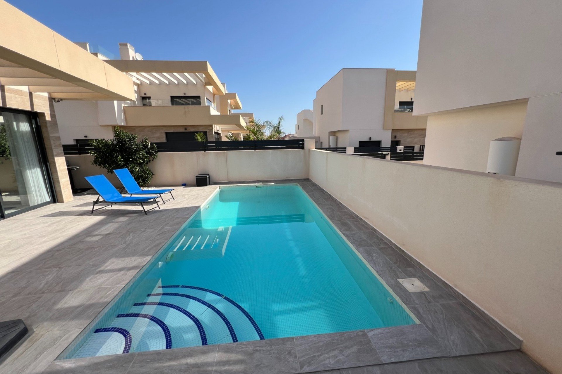 Resale - Detached House / Villa -
Los Montesinos - La Herrada