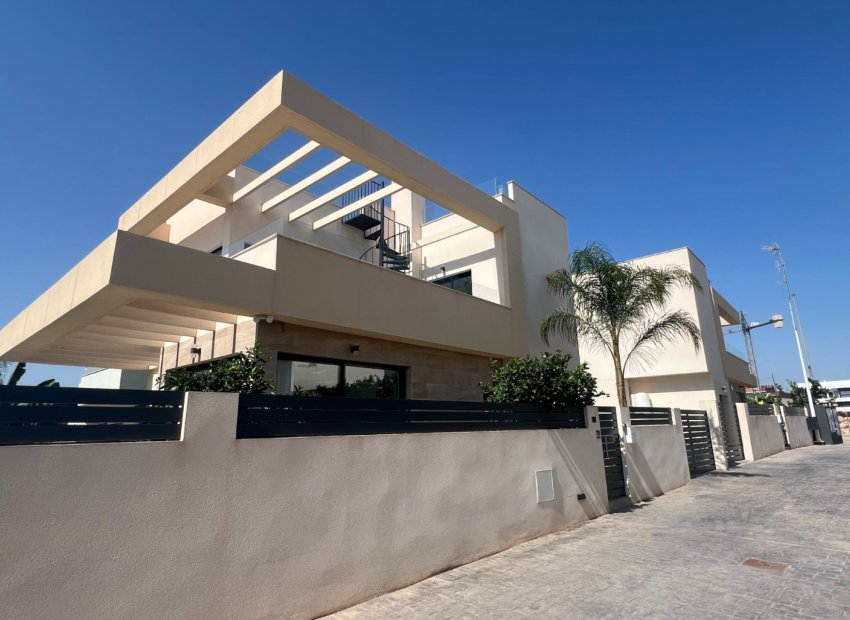 Resale - Detached House / Villa -
Los Montesinos - La Herrada