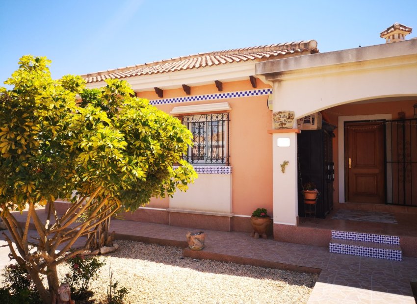 Resale - Detached House / Villa -
Los Montesinos - Los Montesinos - Urb. La Herrada