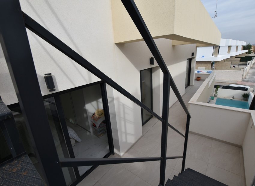 Resale - Detached House / Villa -
Los Montesinos