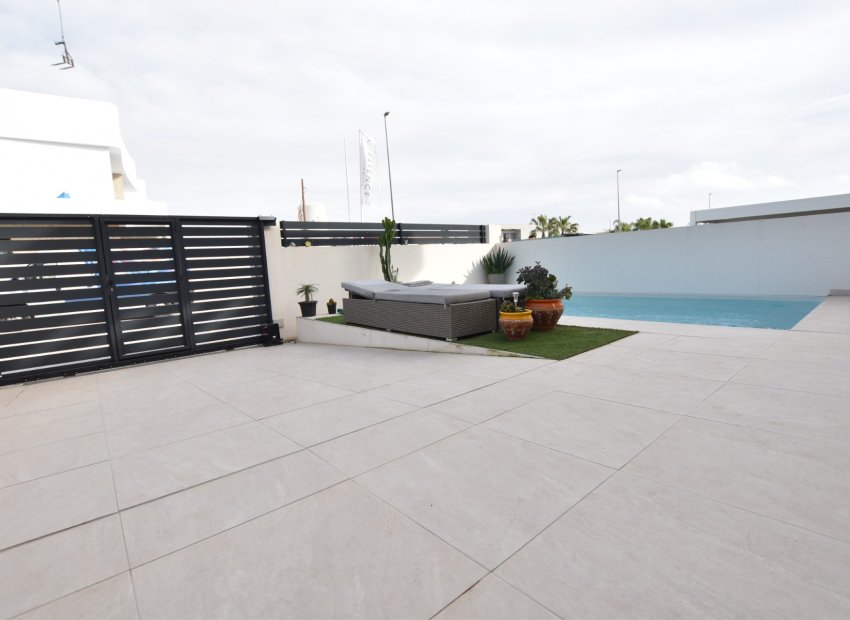 Resale - Detached House / Villa -
Los Montesinos