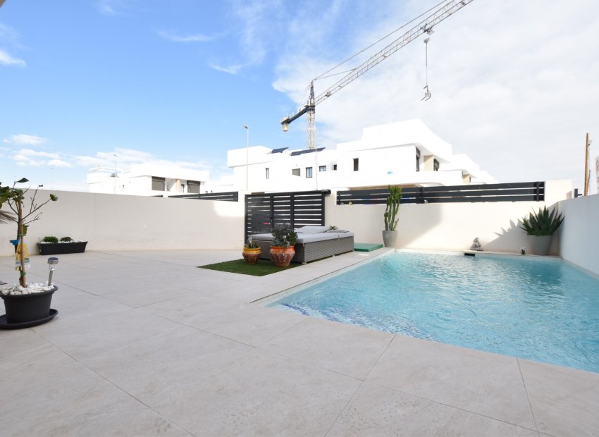 Resale - Detached House / Villa -
Los Montesinos