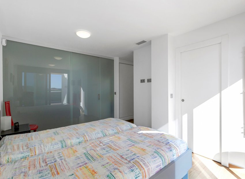 Resale - Detached House / Villa -
Orihuela - Entre Naranjos Vistabella Golf