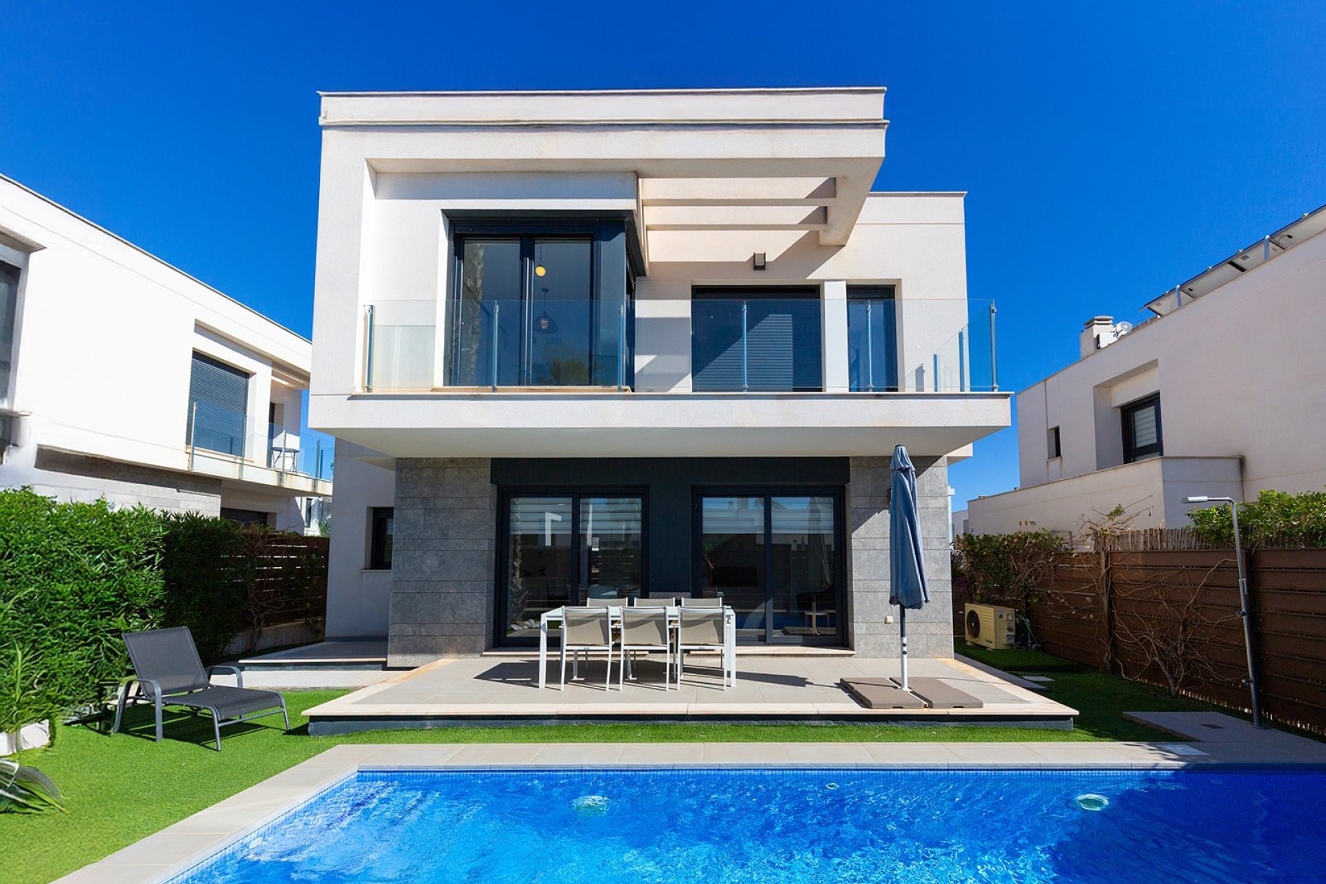 Resale - Detached House / Villa -
Orihuela - Entre Naranjos Vistabella Golf