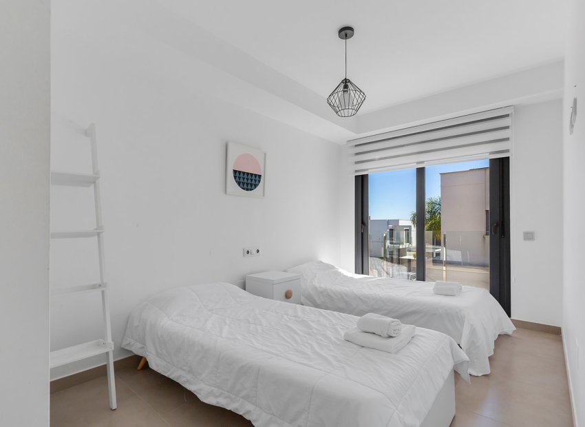 Resale - Detached House / Villa -
Orihuela - Entre Naranjos Vistabella Golf