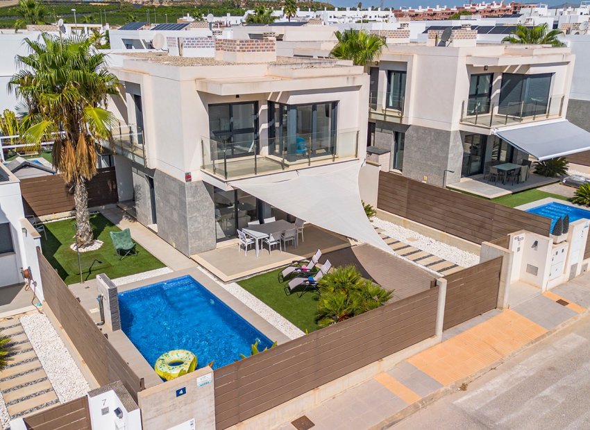 Resale - Detached House / Villa -
Orihuela - Entre Naranjos Vistabella Golf
