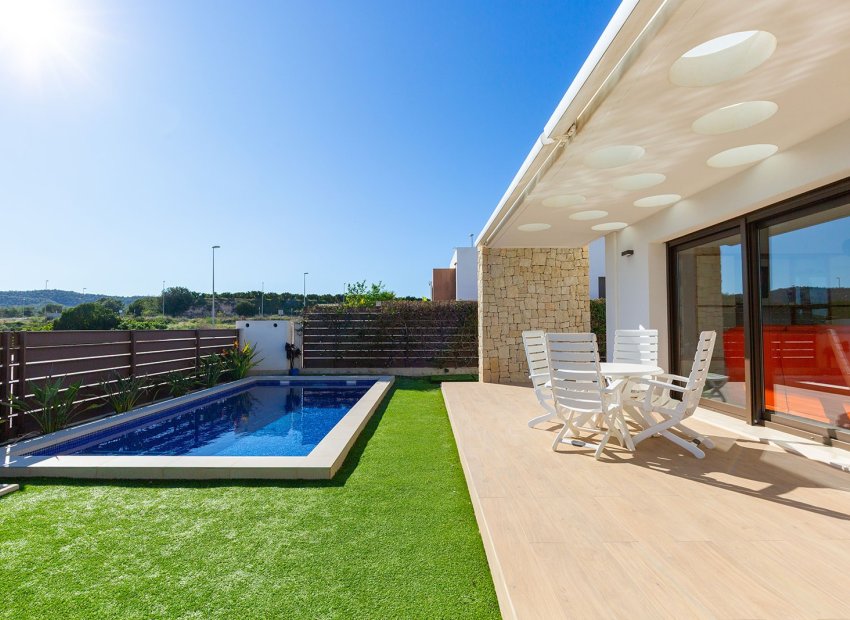 Resale - Detached House / Villa -
Orihuela - Vistabella Golf