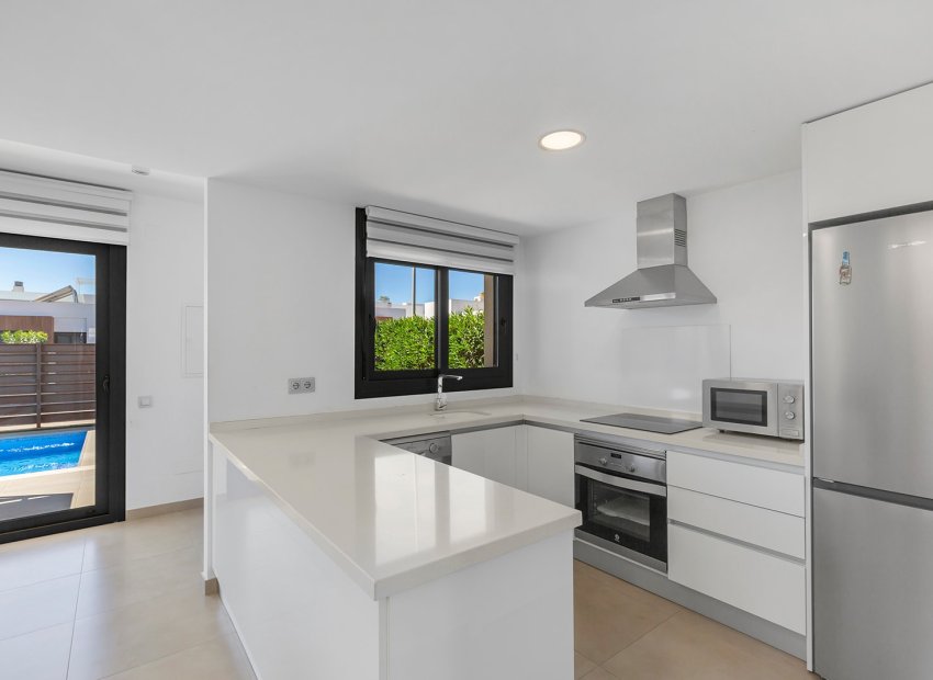 Resale - Detached House / Villa -
Orihuela - Vistabella Golf