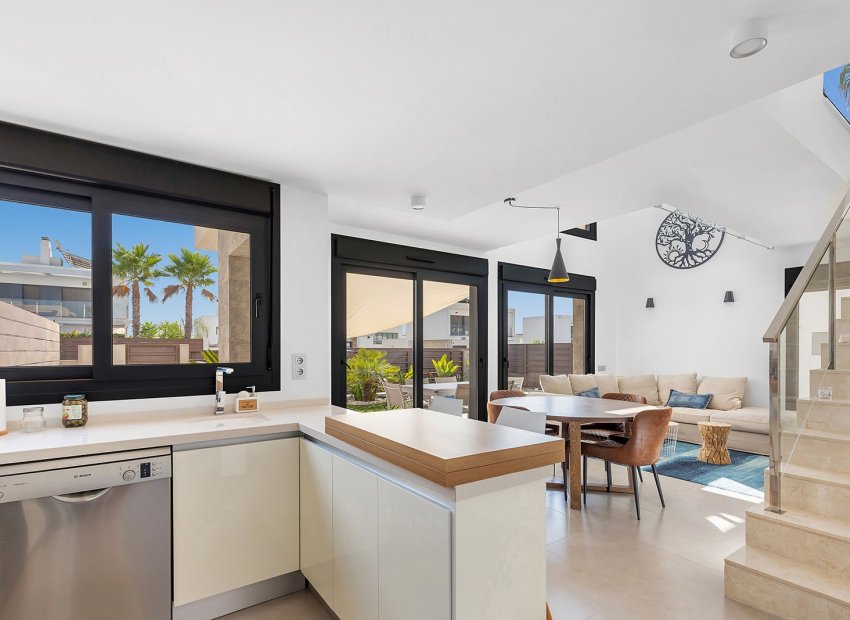 Resale - Detached House / Villa -
Orihuela - Vistabella Golf