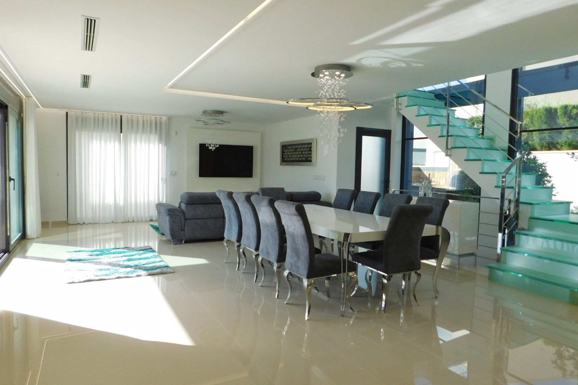 Resale - Detached House / Villa -
San Miguel de Salinas