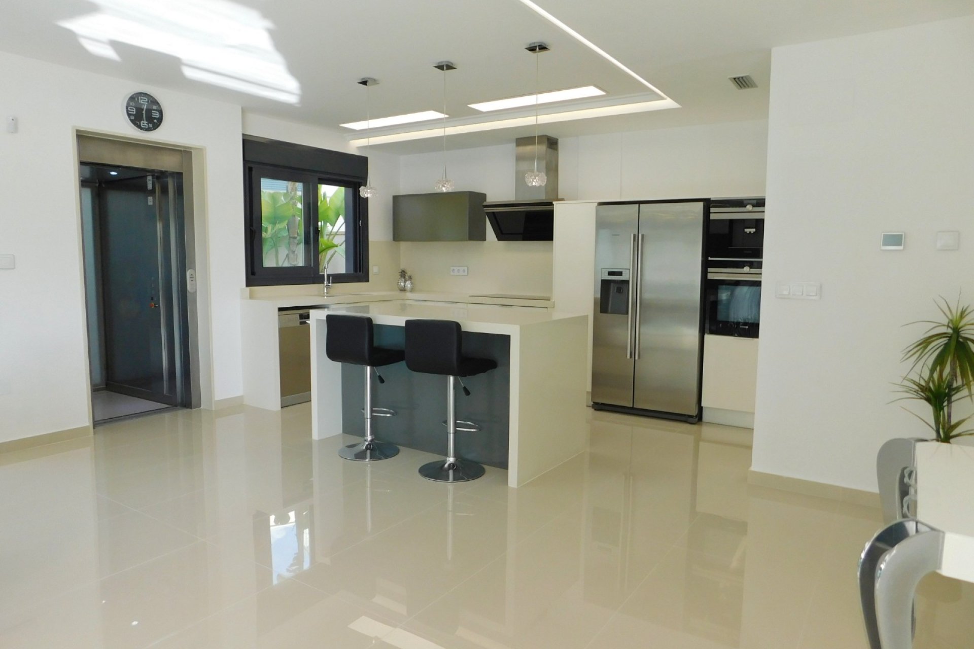 Resale - Detached House / Villa -
San Miguel de Salinas