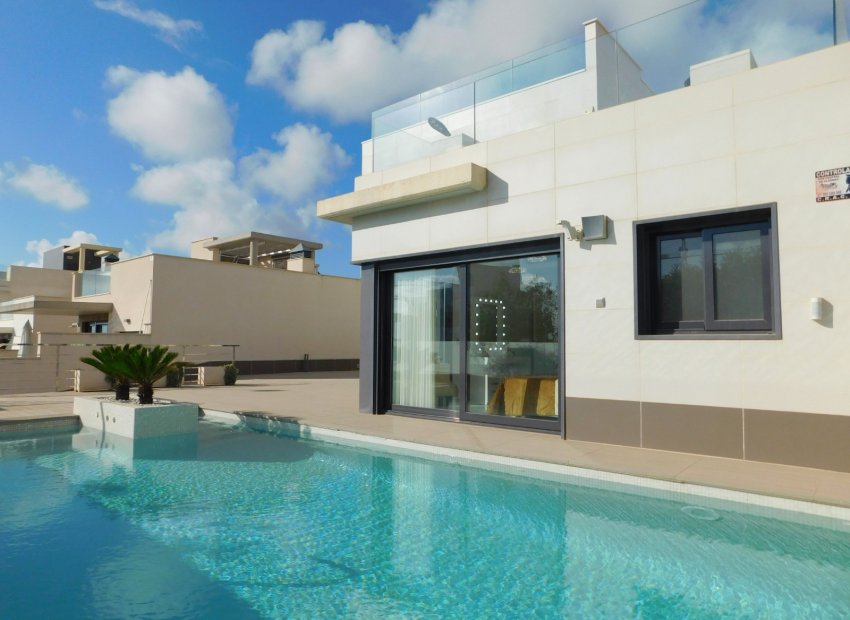 Resale - Detached House / Villa -
San Miguel de Salinas