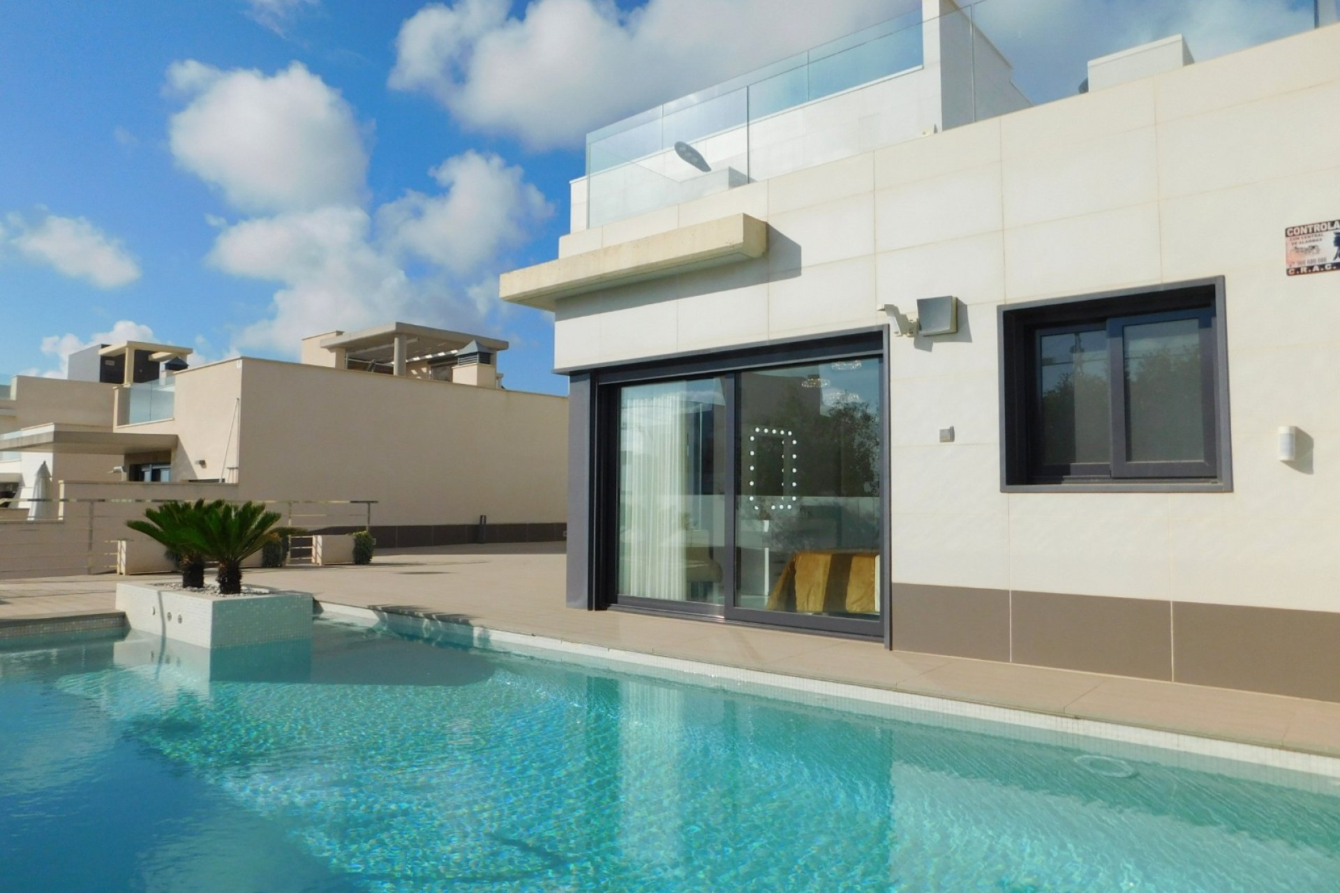 Resale - Detached House / Villa -
San Miguel de Salinas