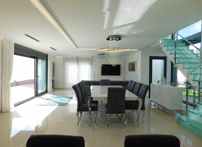 Resale - Detached House / Villa -
San Miguel de Salinas